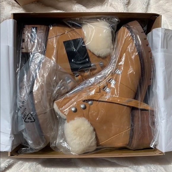 - Gentle Souls by Kenneth Cole Brooklyn 2.0 Cozy Boots Waterproof Faux Sue… - Picture 5 of 6